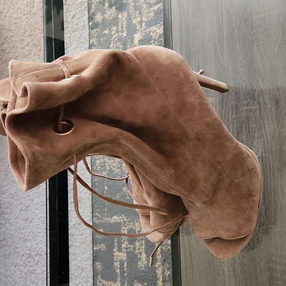 Booties - Picture 4 of 4